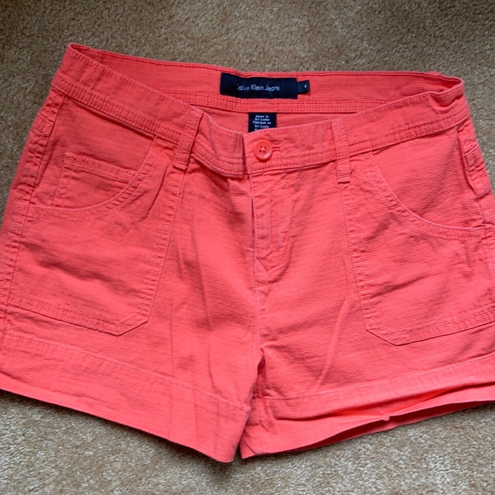 Calvin Klein Stretch shorts with 5-pocket detail.